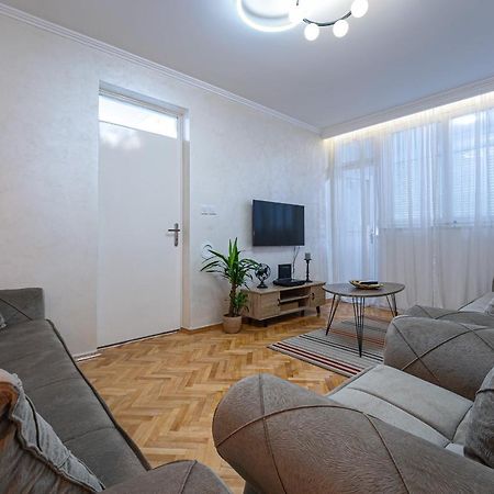 Clock Tower Lux Apartment Podgorica Buitenkant foto