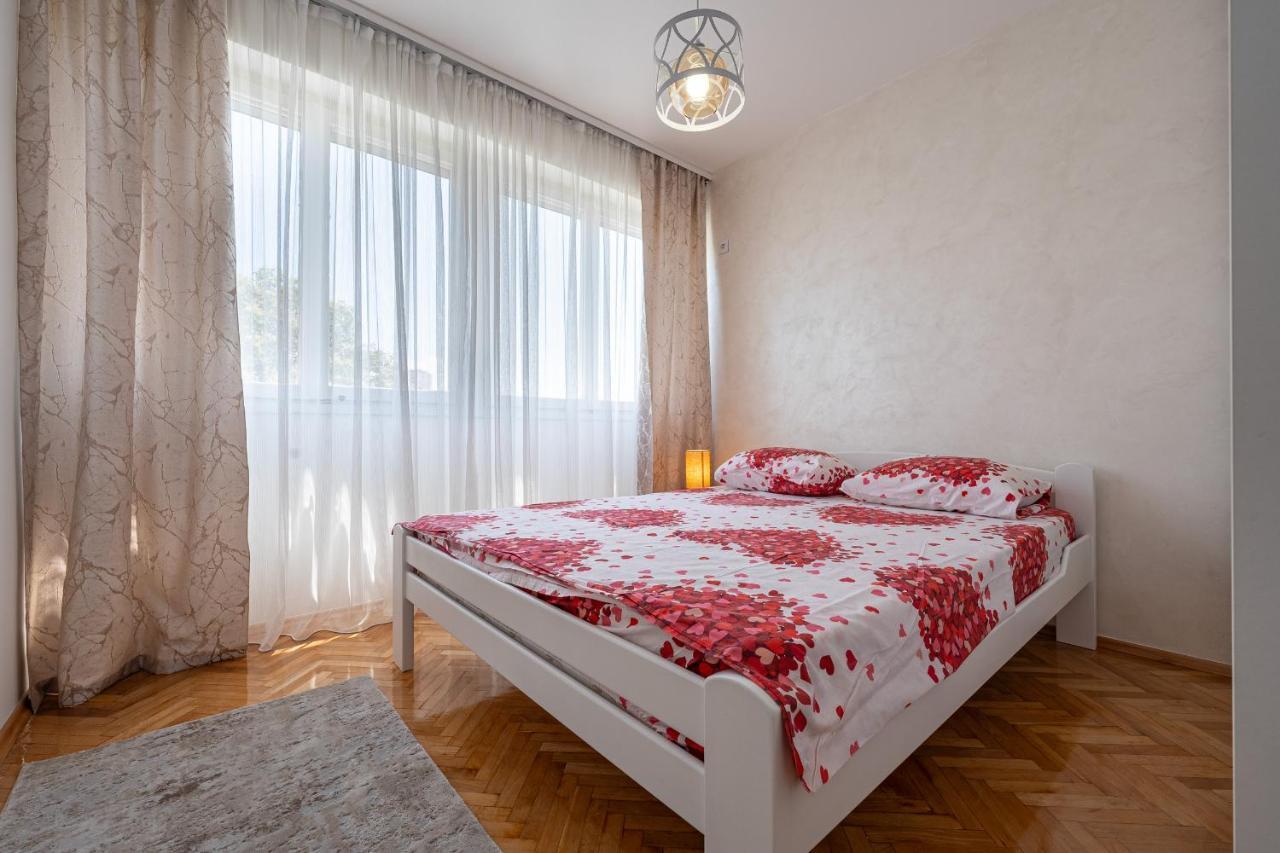 Clock Tower Lux Apartment Podgorica Buitenkant foto