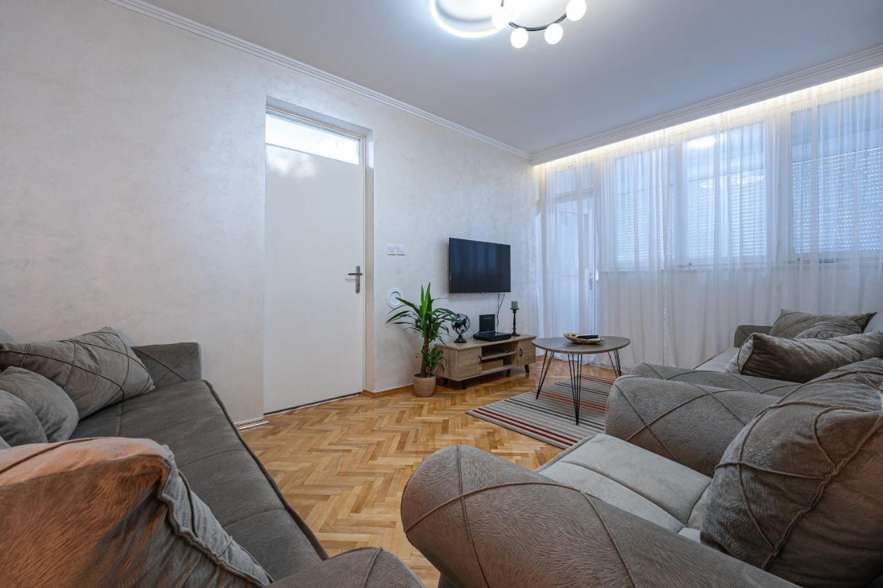 Clock Tower Lux Apartment Podgorica Buitenkant foto